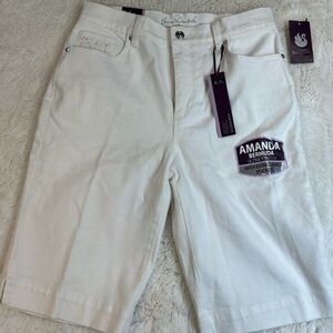 Gloria Vanderbilt NWT White Amanda Bermuda Shorts Embellished Women’s 6 Spring